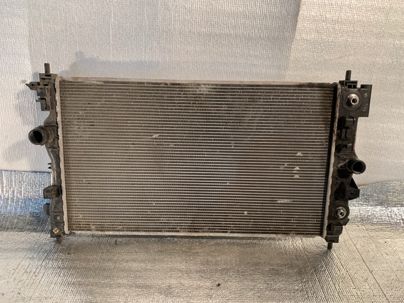 Радиатор охлаждения двигателя AP-0009912358