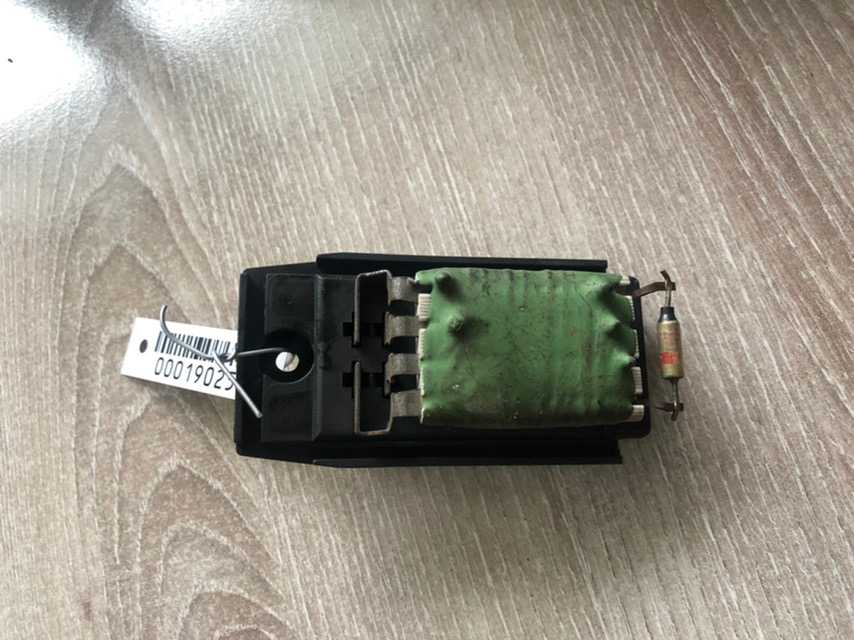 Резистор отопителя AP-0010227905