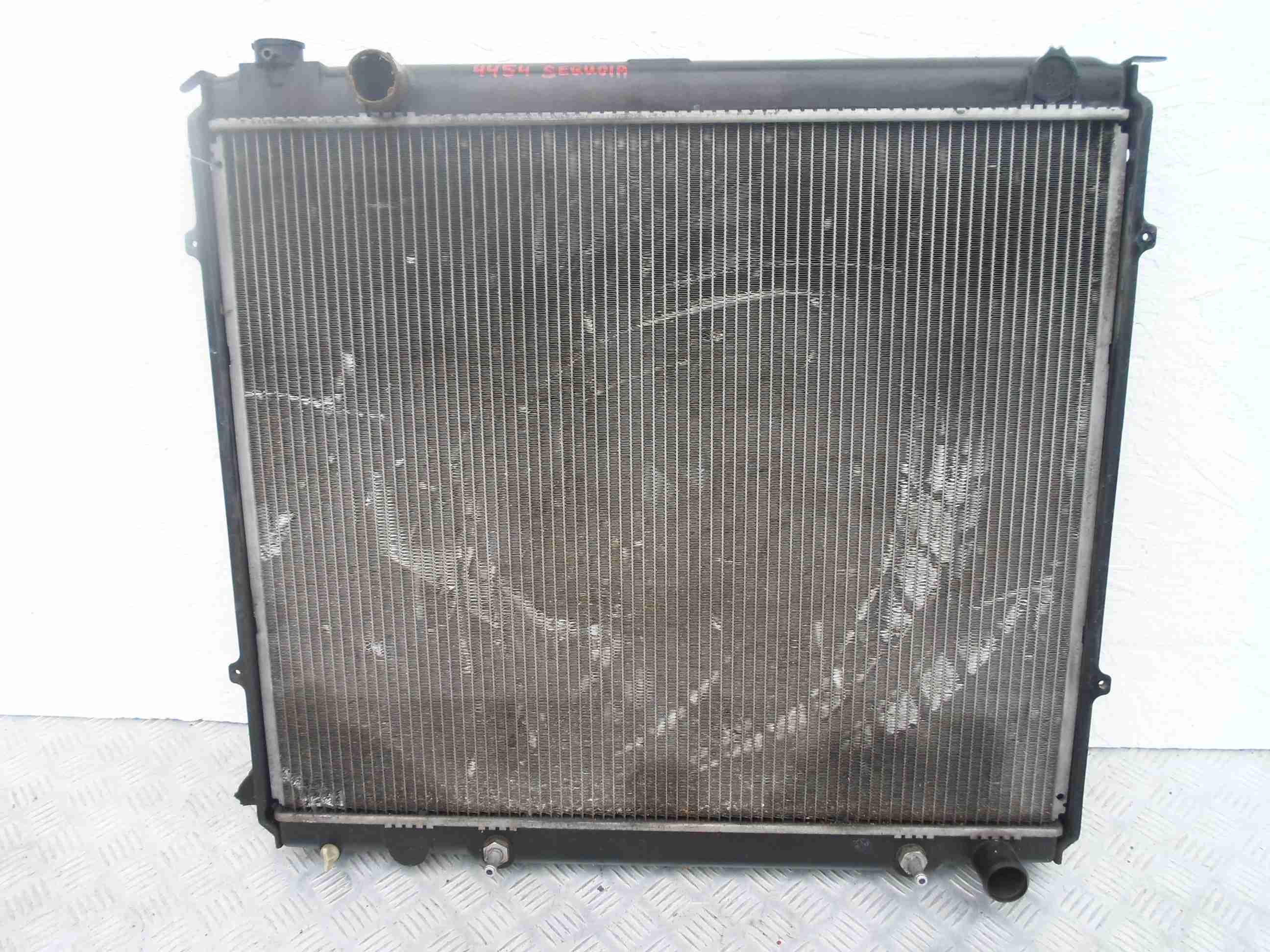 Радиатор охлаждения двигателя AP-0010307686