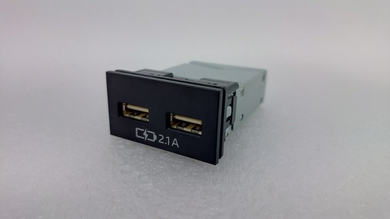 Адаптер прикуривателя USB AP-0012005956