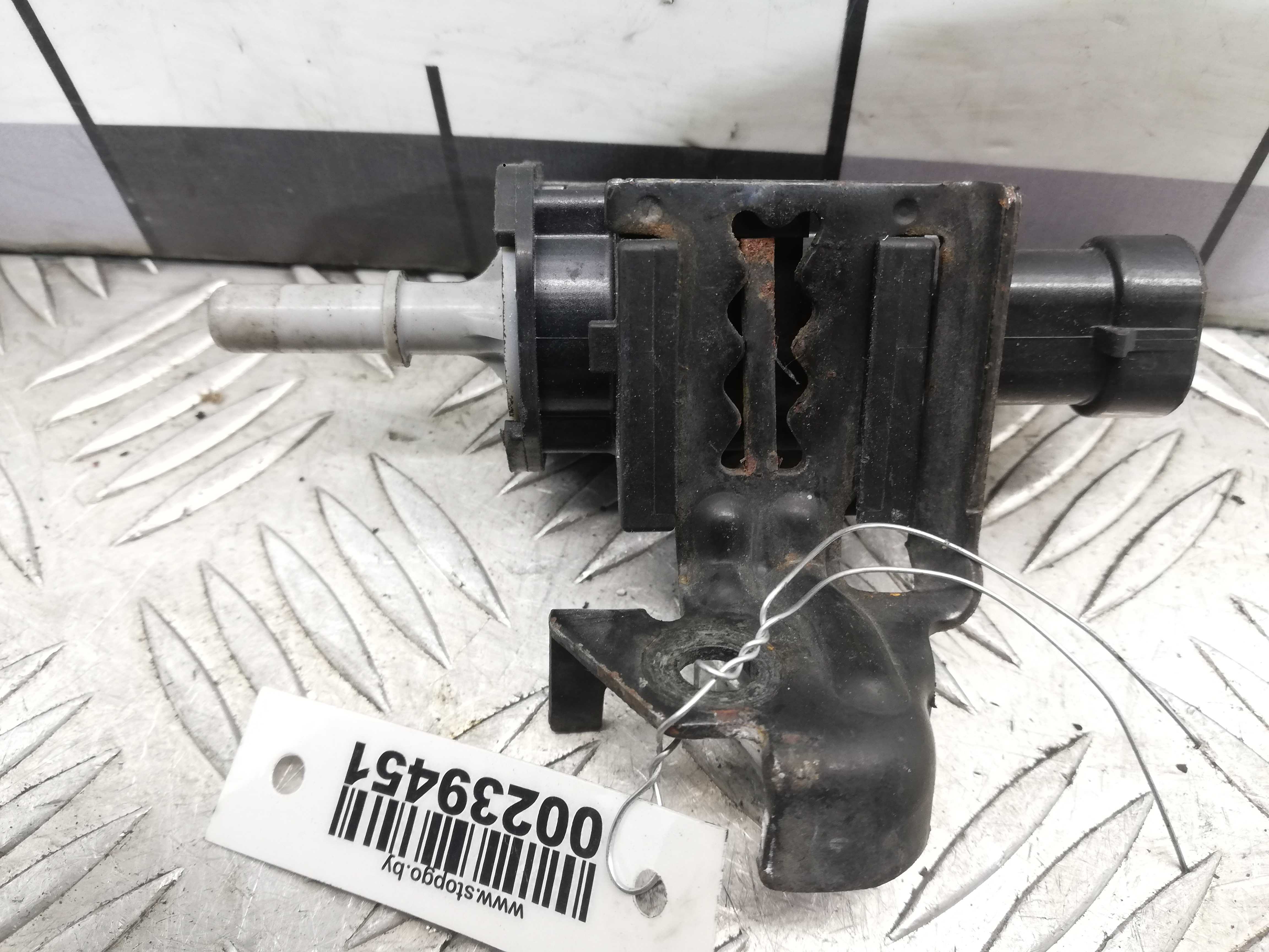 Клапан вентиляции топливного бака AP-0013520830