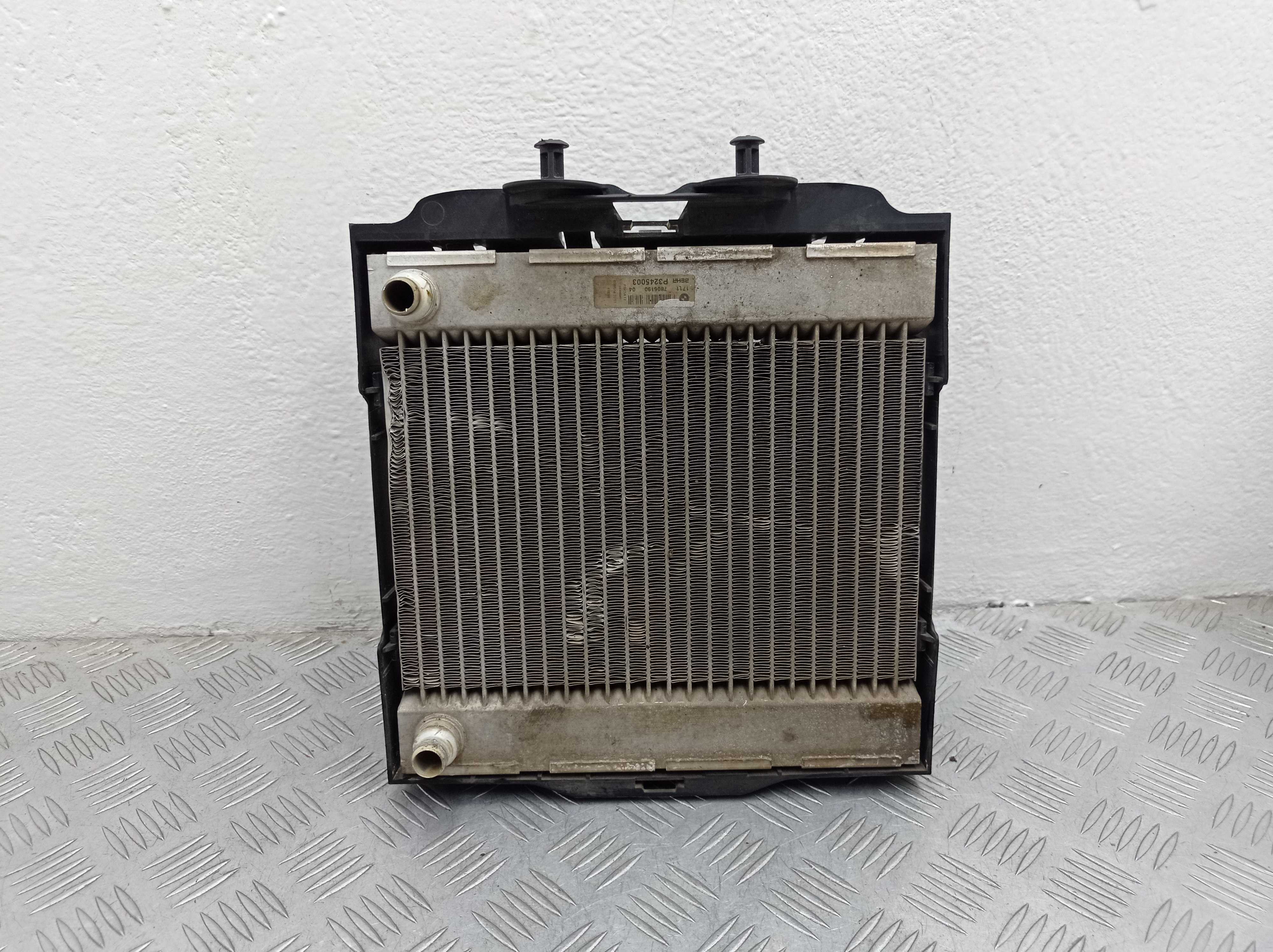 Радиатор масляный(теплообменник) AP-0013779617