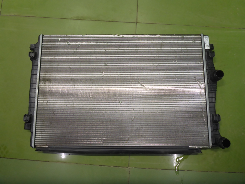 Радиатор охлаждения двигателя AP-0011966798