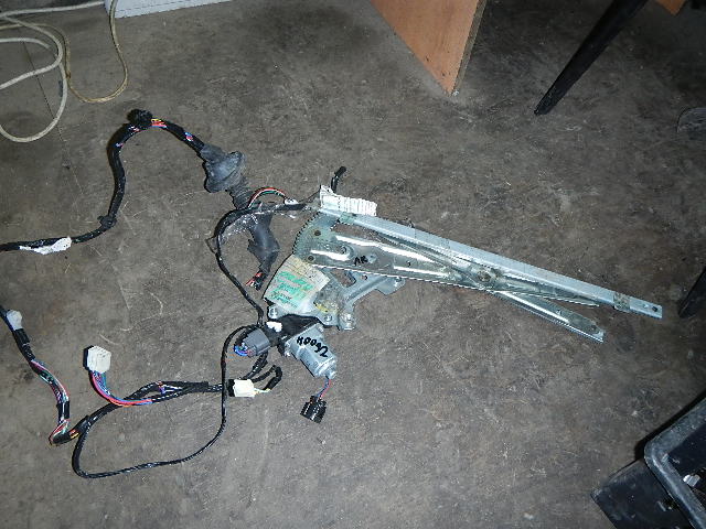 Стеклоподъемник электр. передний правый AP-0000391120