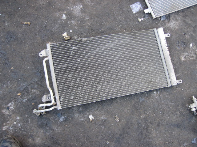 Радиатор кондиционера (конденсер) AP-0000402040