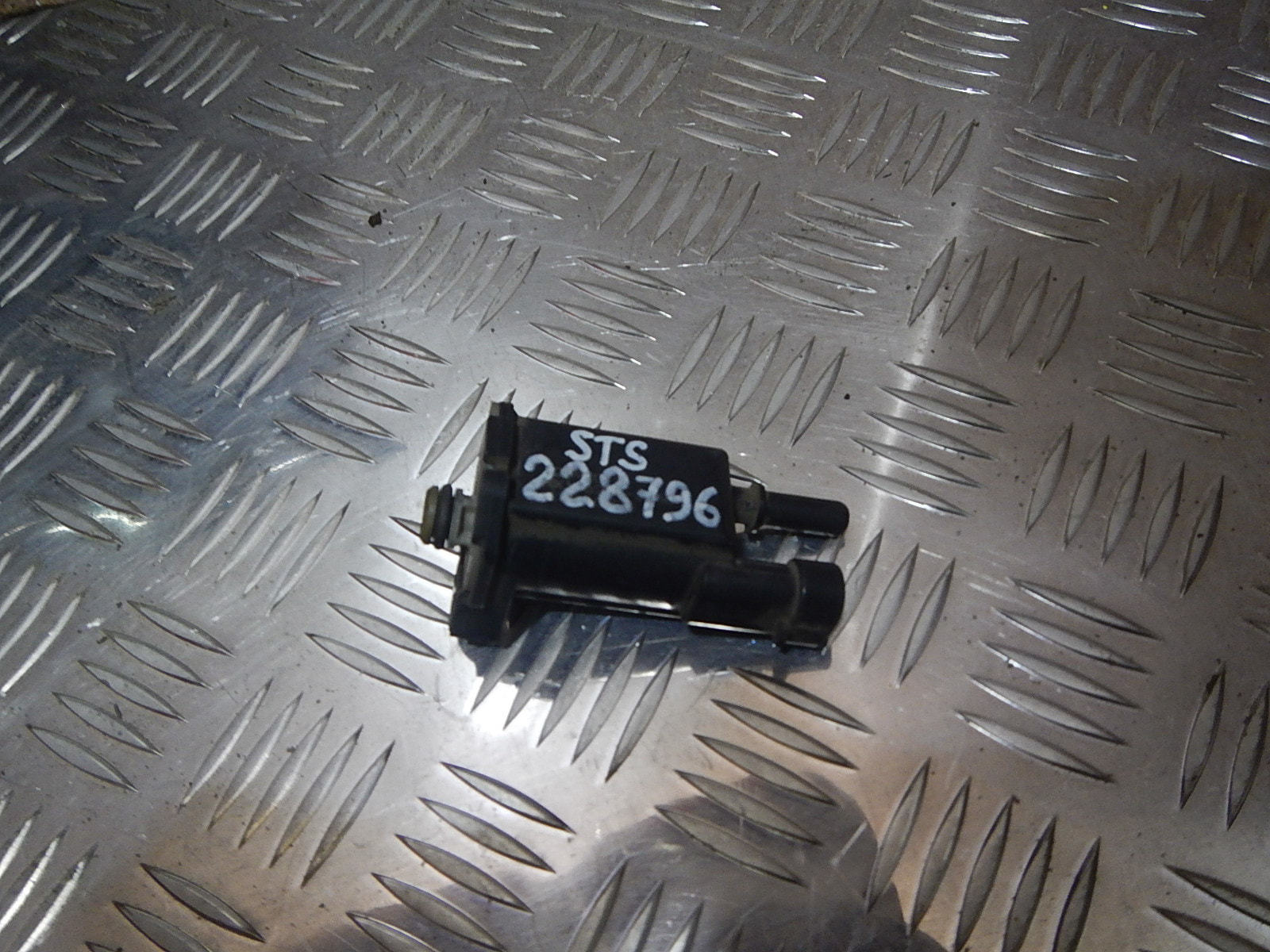Клапан вентиляции топливного бака AP-0001572116