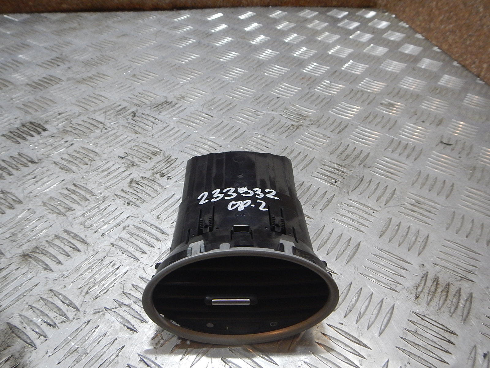 Дефлектор воздушный AP-0001725518