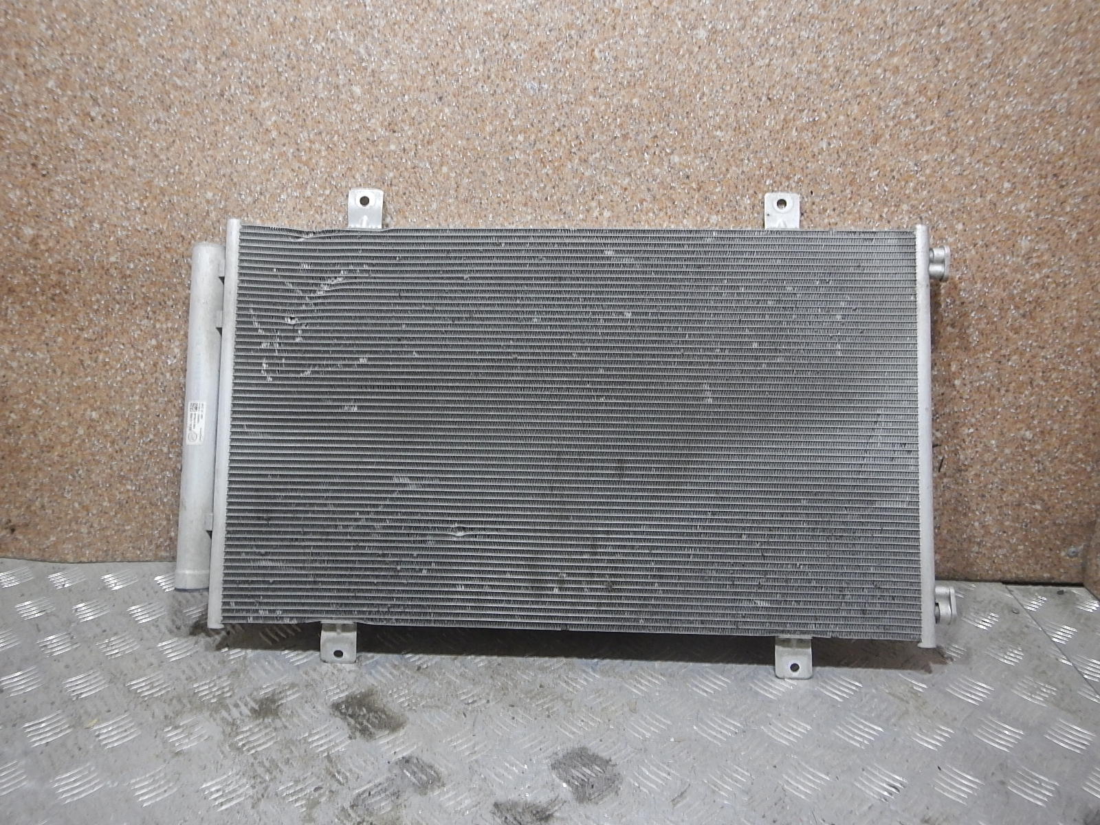 Радиатор кондиционера (конденсер) AP-0003181630