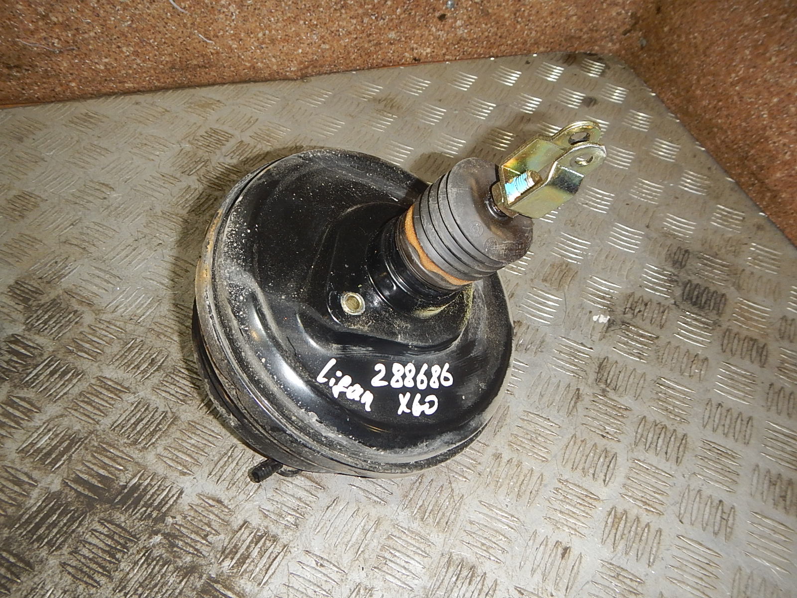 Усилитель тормозов вакуумный AP-0003402210