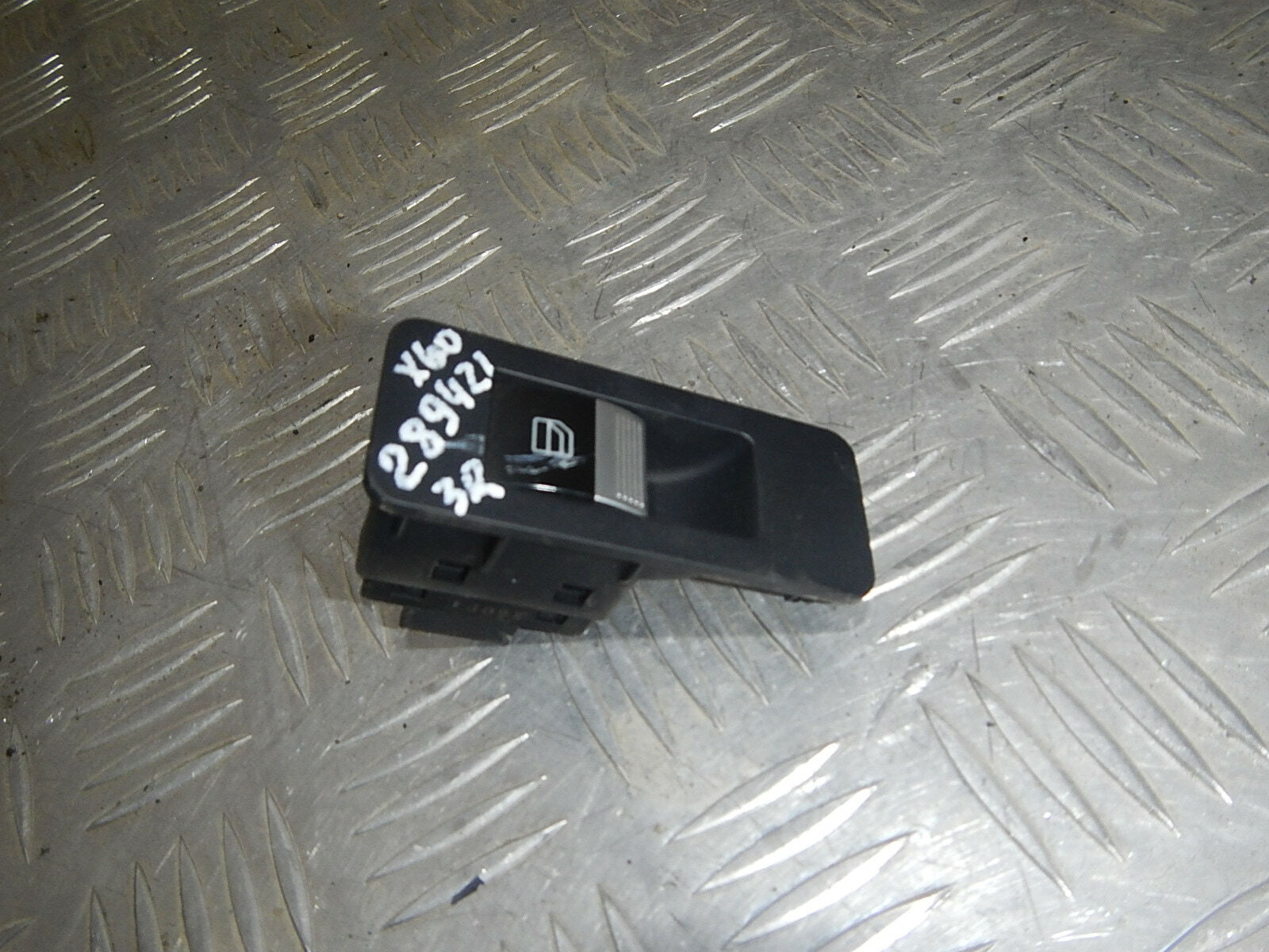 Кнопка стеклоподъемника AP-0003402289