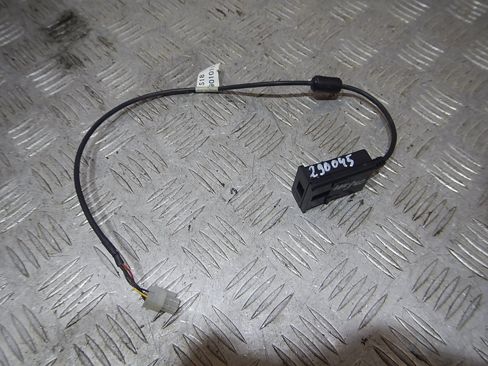 Кабель зарядный  microUSB AP-0005204164