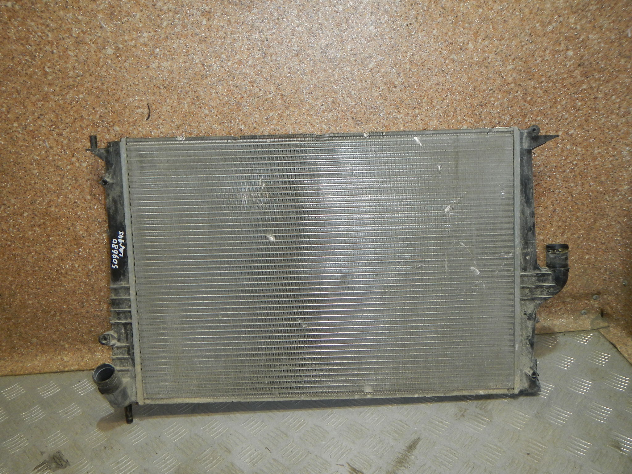 Радиатор охлаждения двигателя AP-0013035972