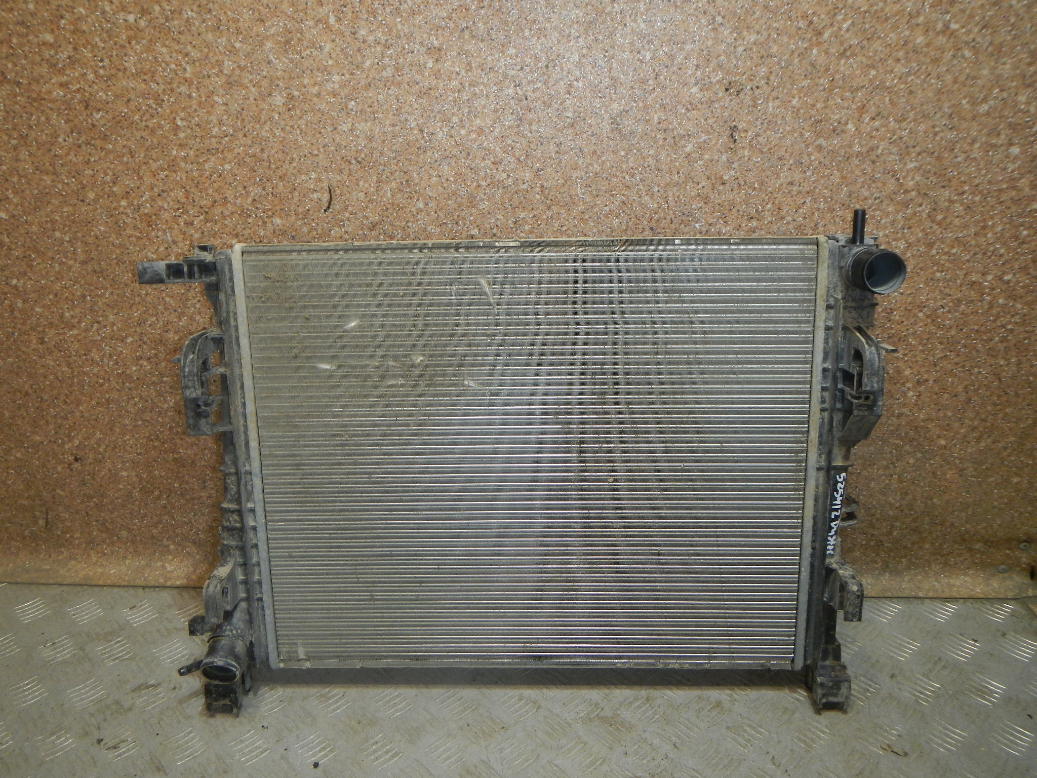 Радиатор охлаждения двигателя AP-0013580483