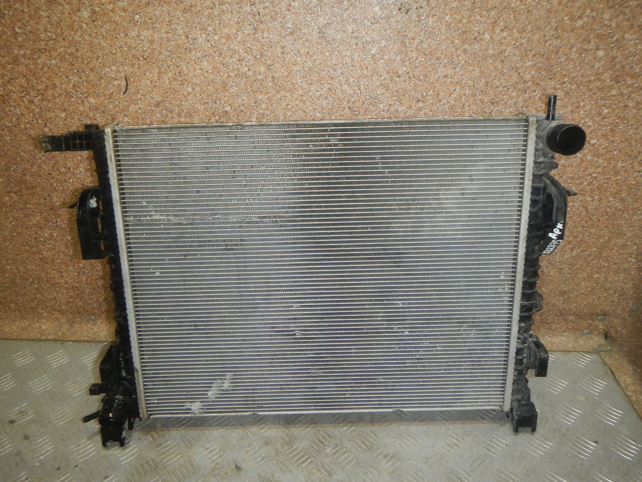 Радиатор охлаждения двигателя AP-0013864701
