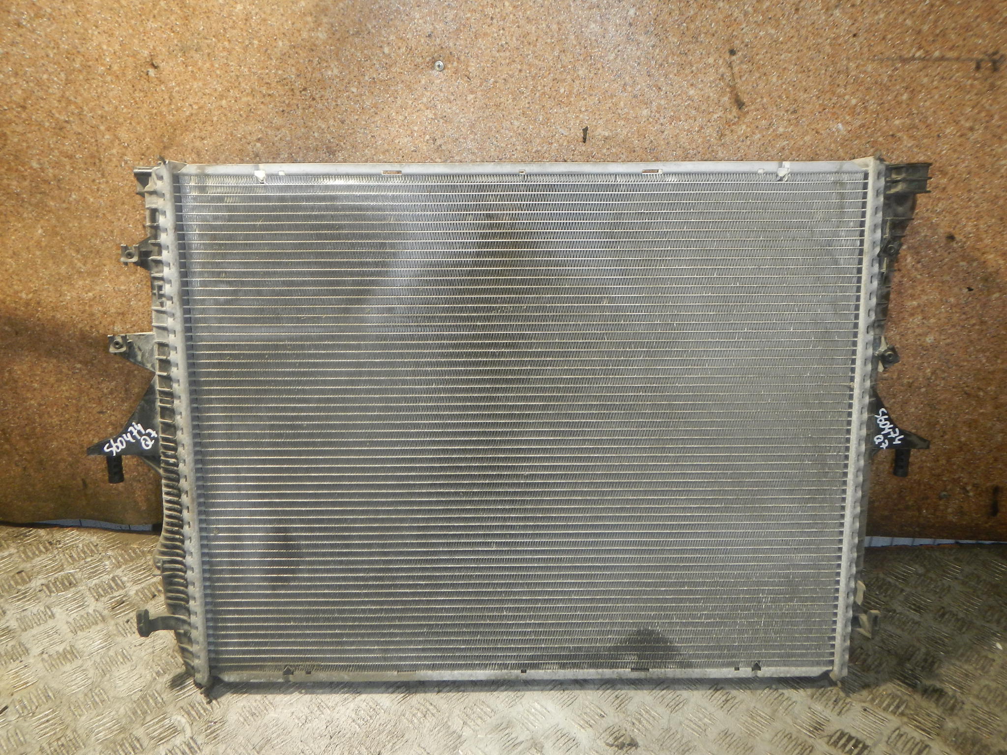 Радиатор охлаждения двигателя AP-0015012060
