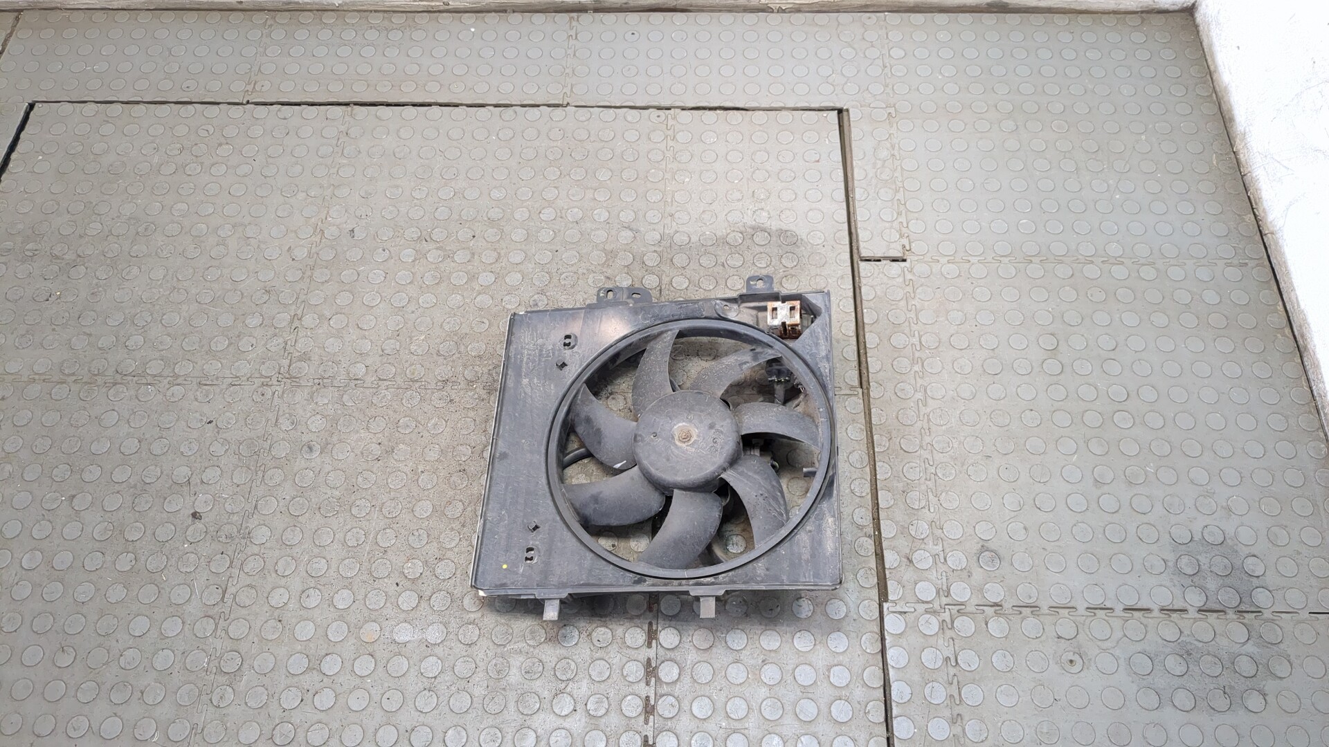 Вентилятор радиатора AP-0015057145