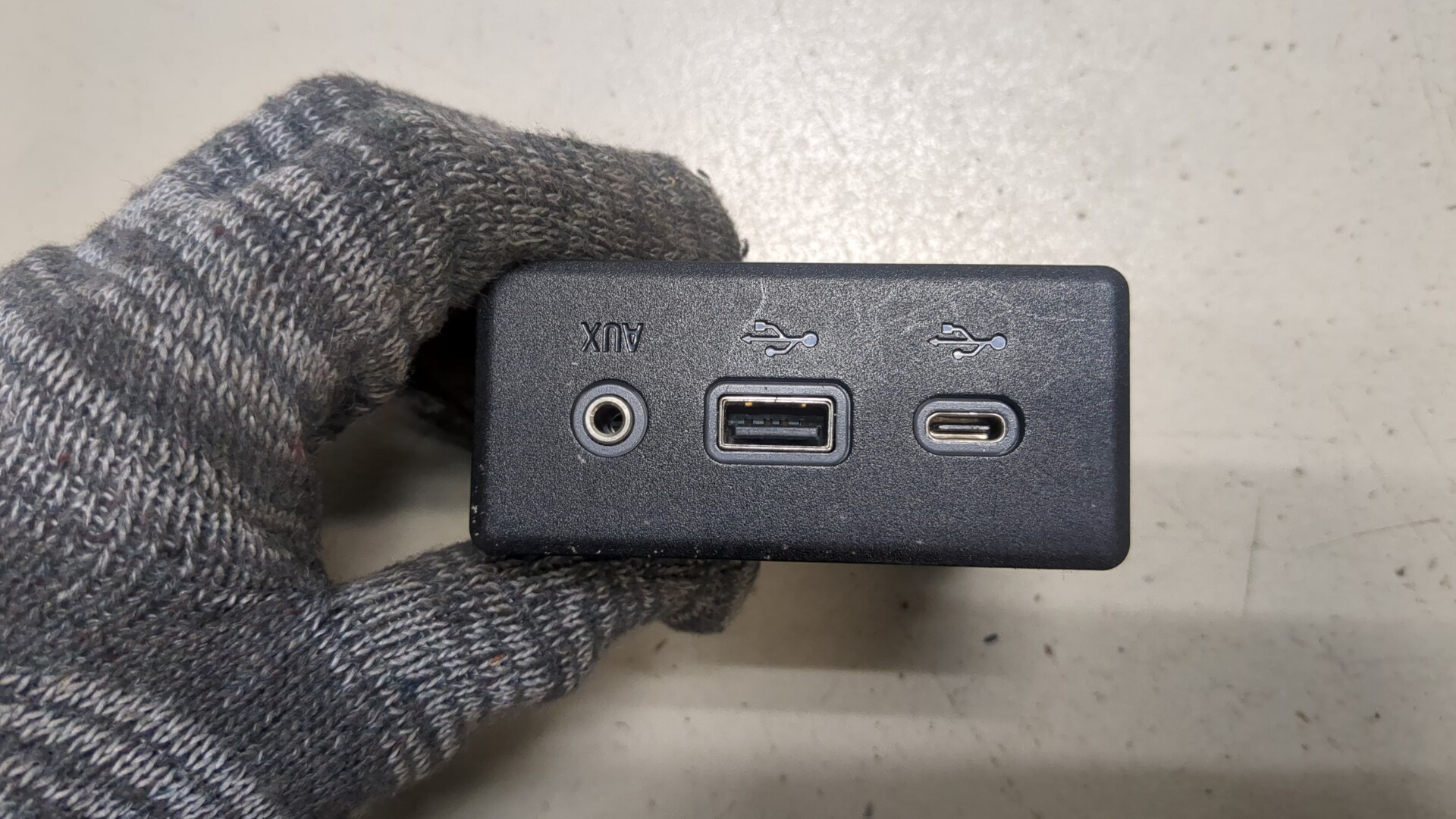 Гнездо AUX / USB IN AP-0015836202