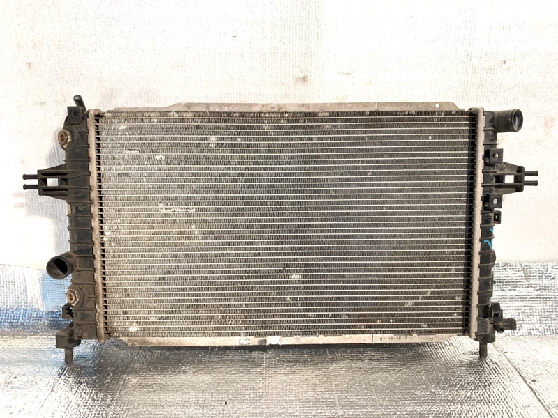Радиатор охлаждения двигателя AP-0009913956