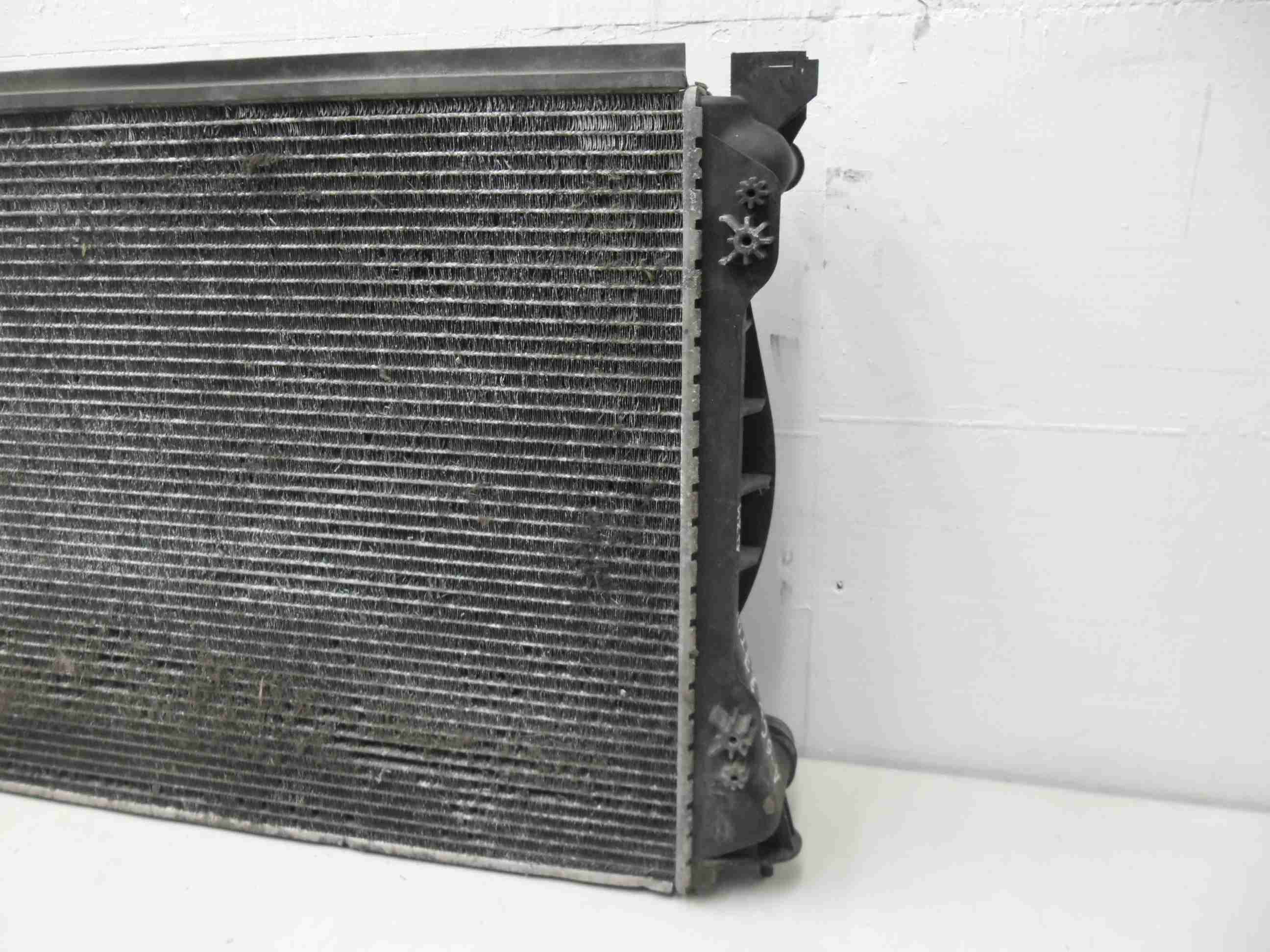 Радиатор охлаждения двигателя AP-0010241002