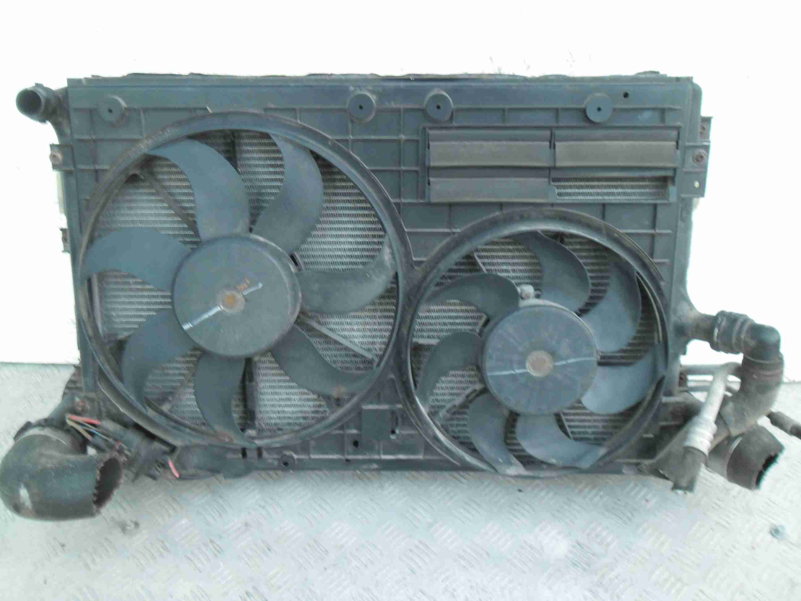 Радиатор охлаждения двигателя AP-0010304079
