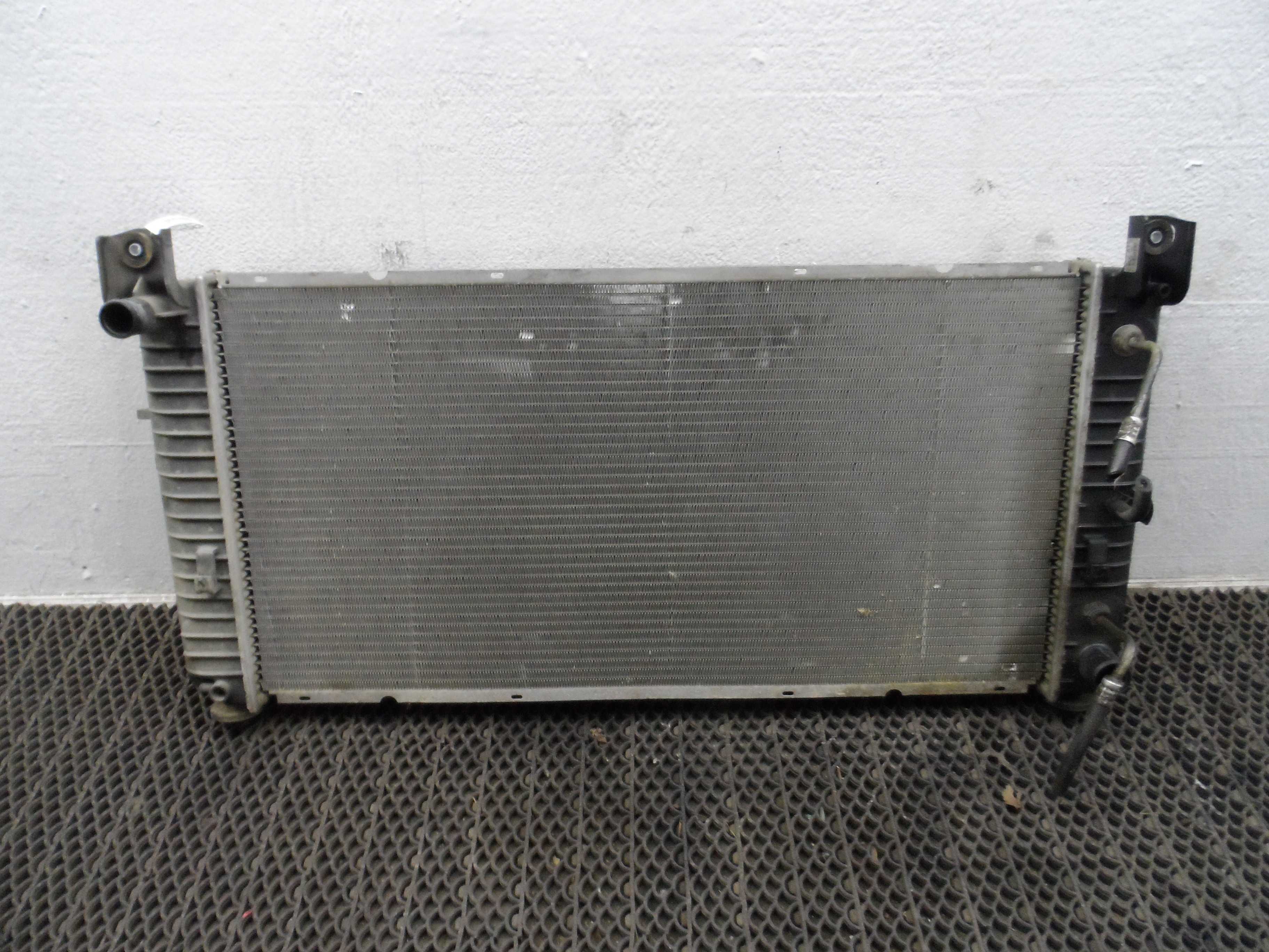 Радиатор охлаждения двигателя AP-0010941390