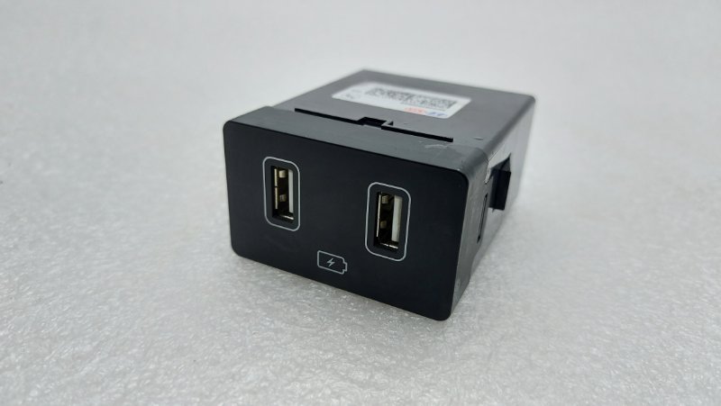Адаптер прикуривателя USB AP-0007740677