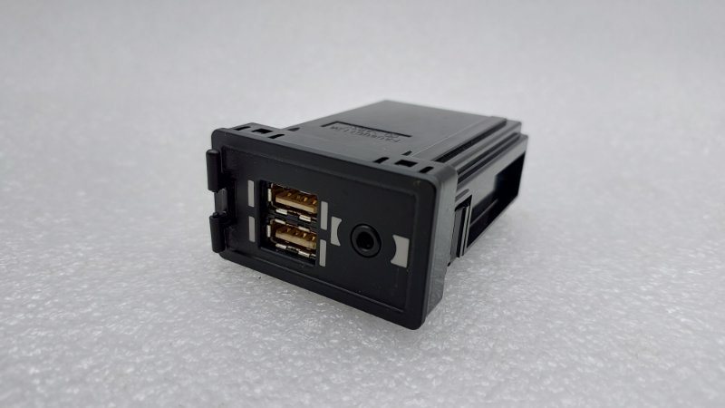 Адаптер прикуривателя USB AP-0011855925