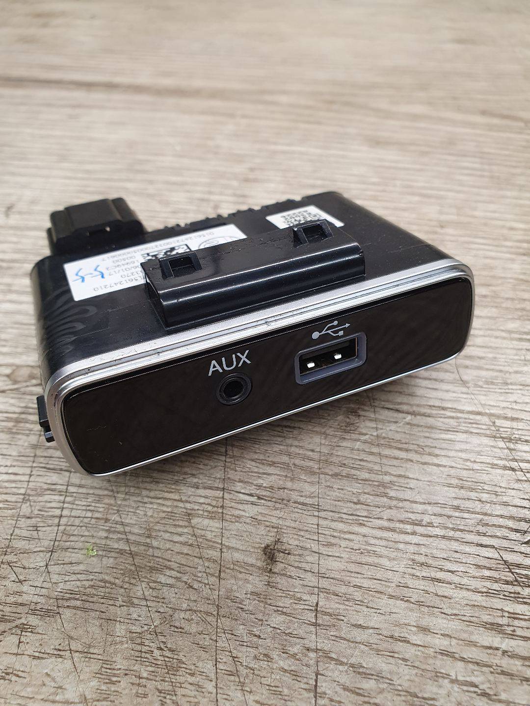Гнездо AUX / USB IN AP-0013133076