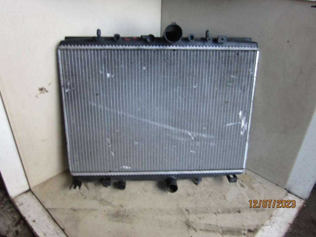 Радиатор охлаждения двигателя AP-0013261030