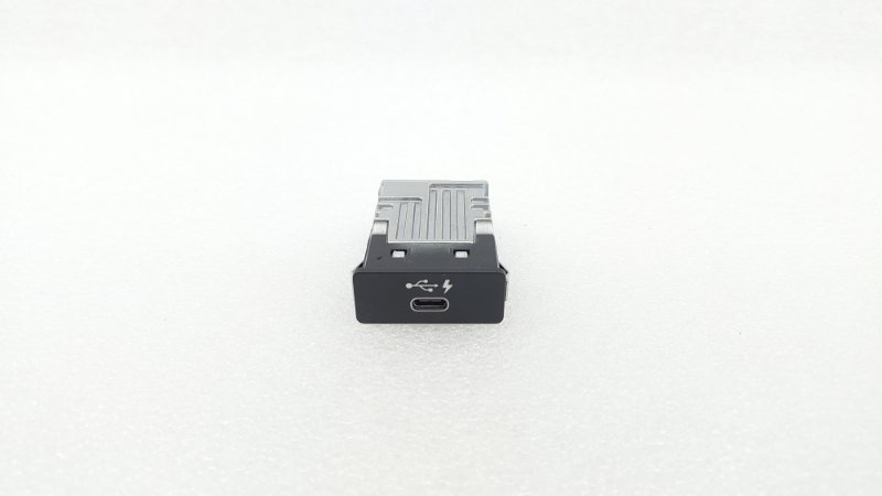 Адаптер прикуривателя USB AP-0014130975