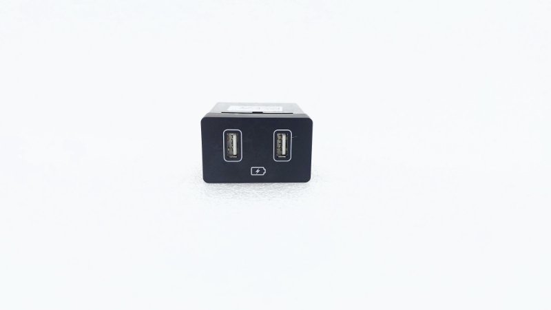 Адаптер прикуривателя USB AP-0014262376
