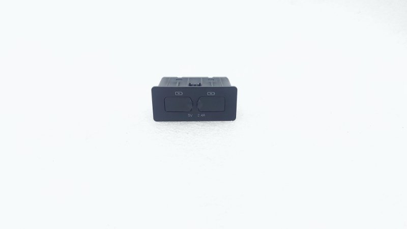 Адаптер прикуривателя USB AP-0014298579