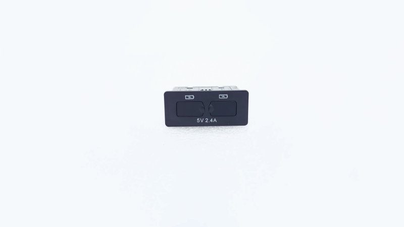 Адаптер прикуривателя USB AP-0014298468
