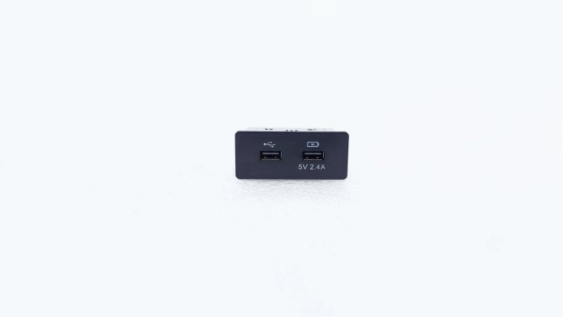 Адаптер прикуривателя USB AP-0014298303