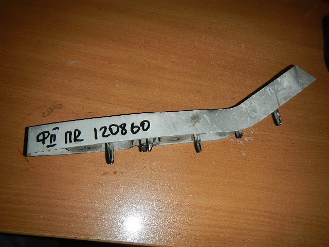 Кронштейн переднего бампера правый AP-0000394319