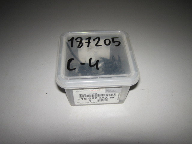 Кронштейн переднего бампера AP-0000426831