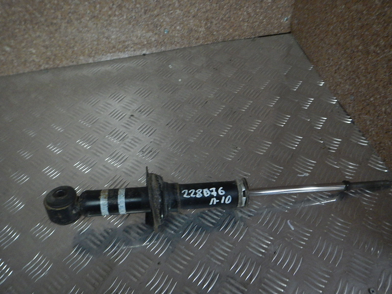 Амортизатор задний (стойка) AP-0001549977