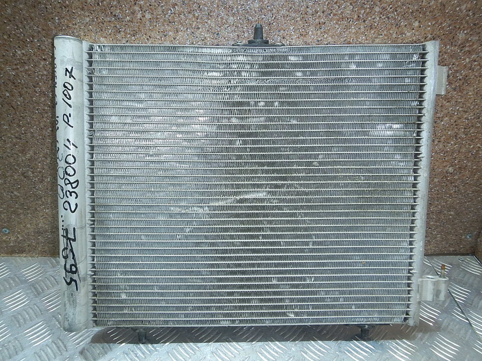 Радиатор кондиционера (конденсер) AP-0001980035