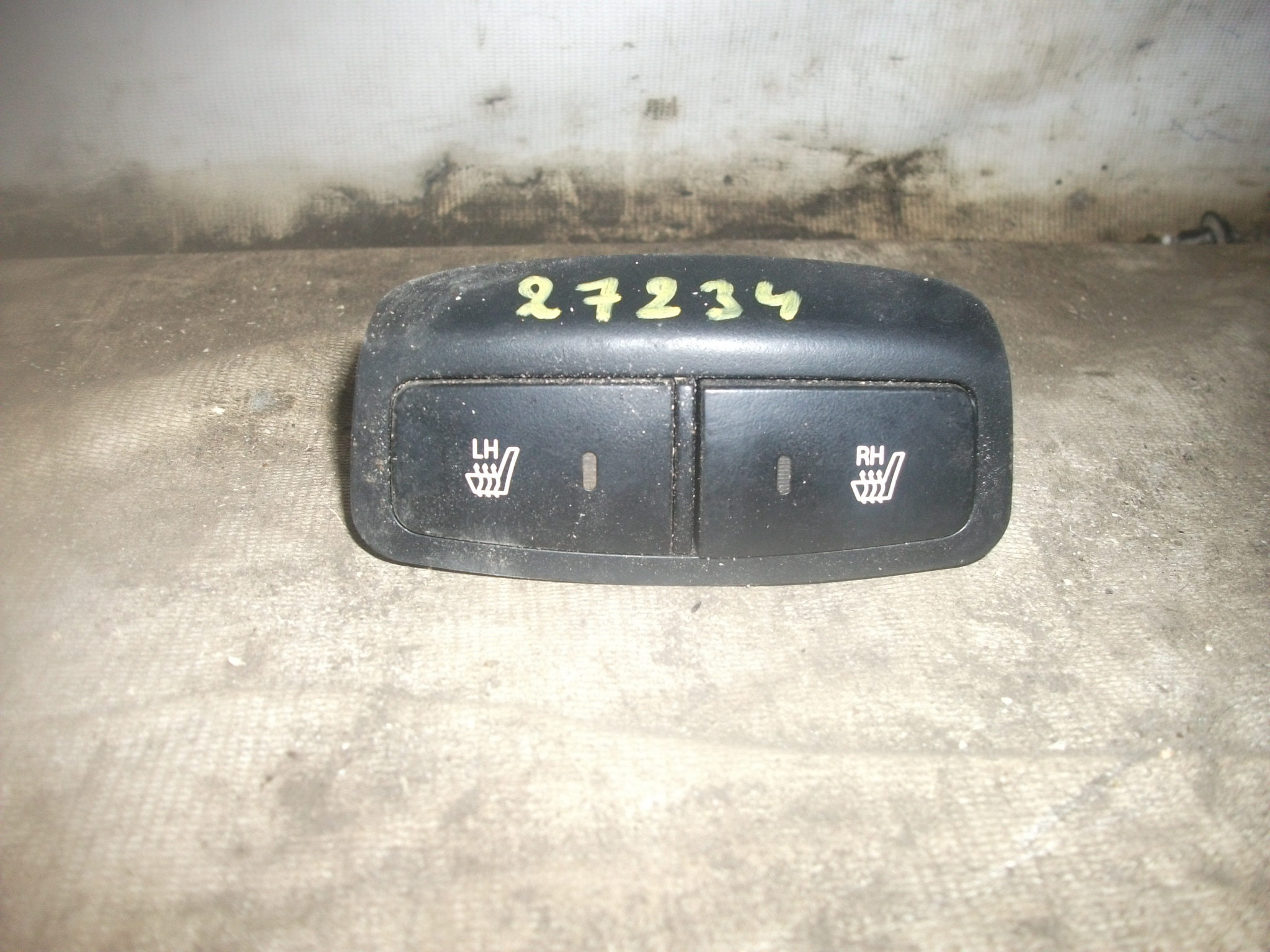 Кнопка обогрева сидений AP-0001435858