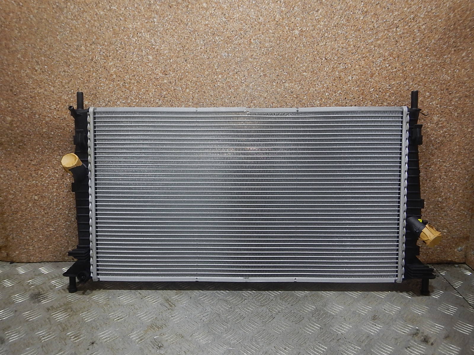 Радиатор охлаждения двигателя AP-0003640871