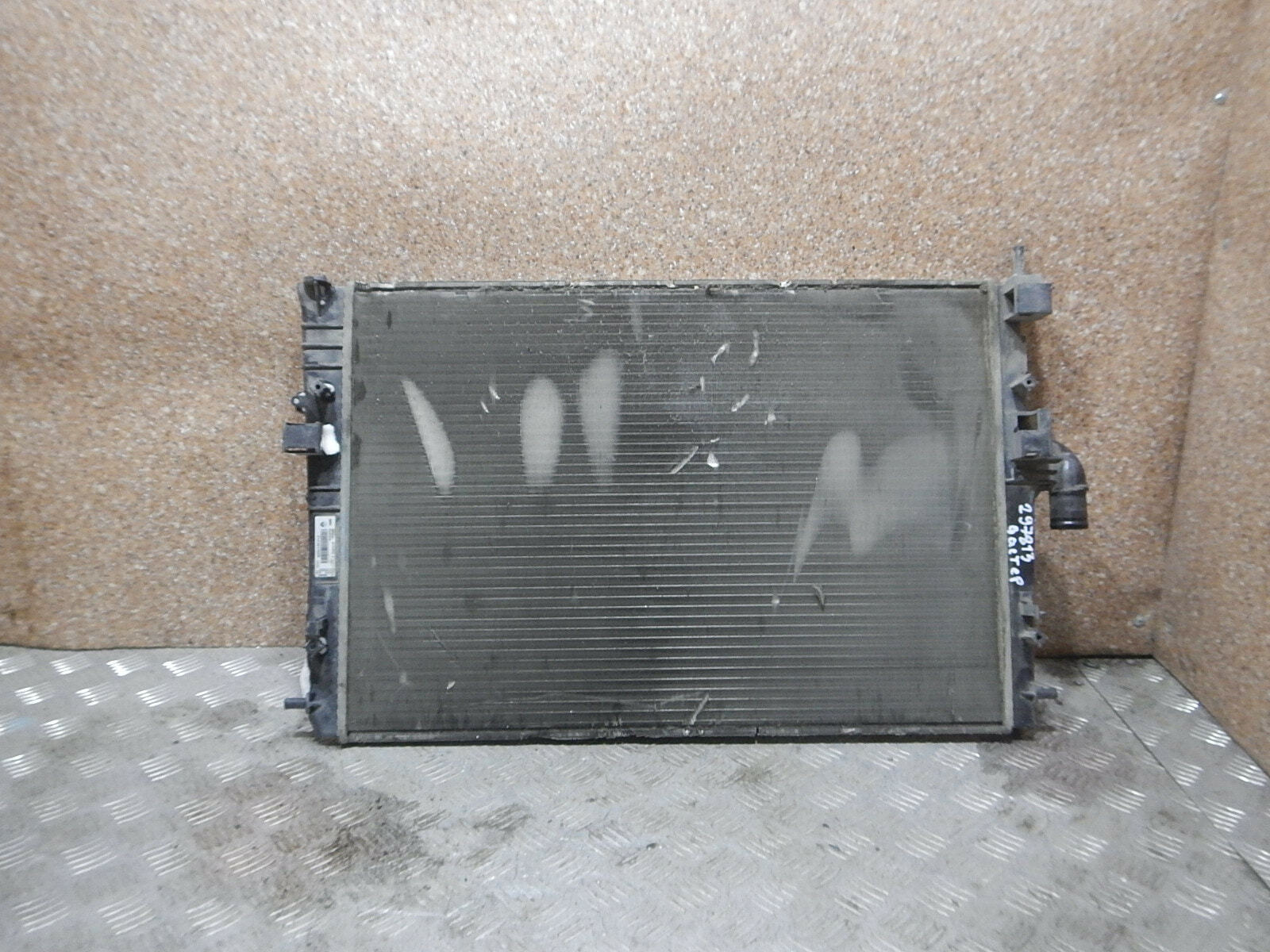 Радиатор охлаждения двигателя AP-0003651896