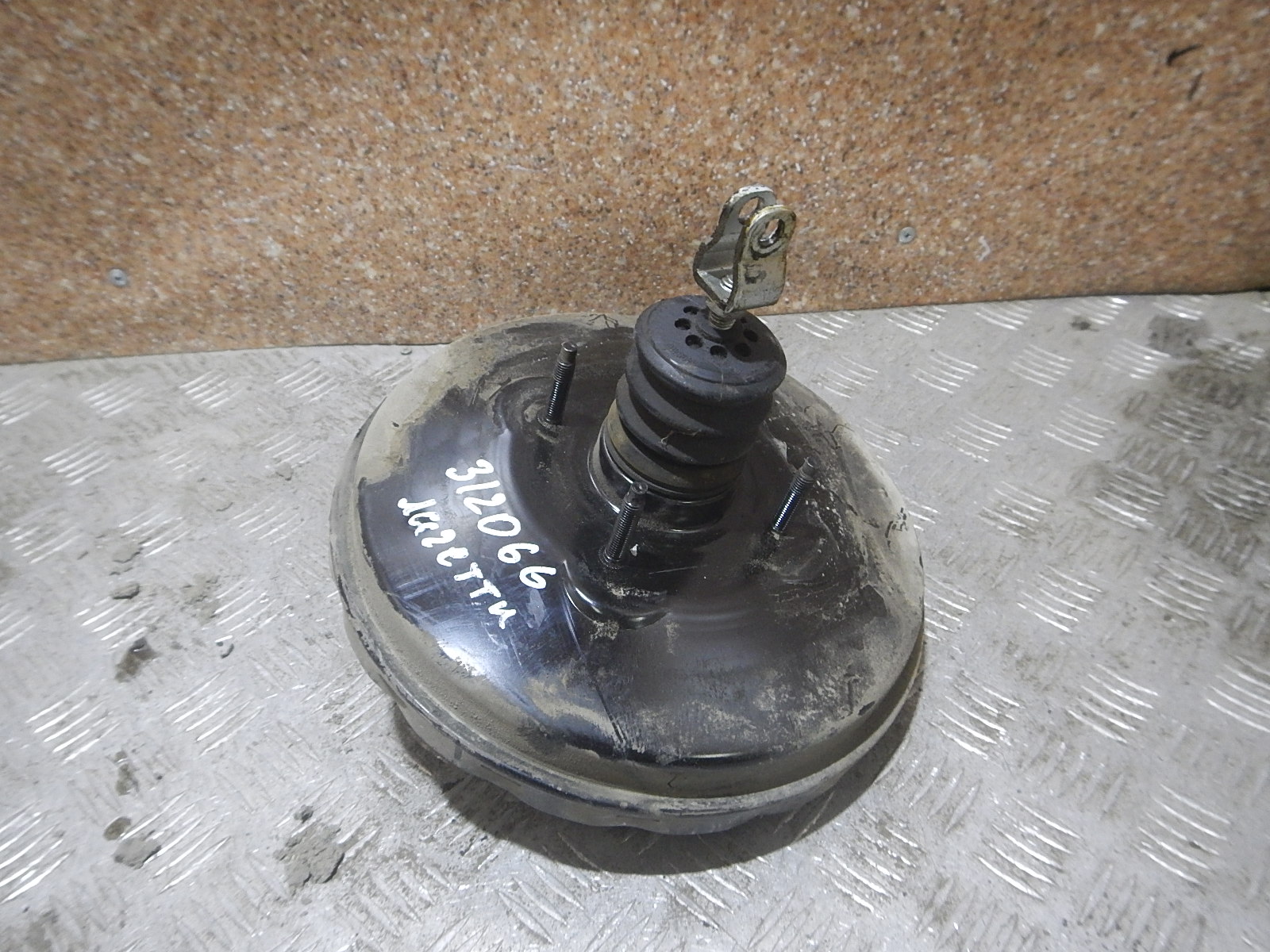Усилитель тормозов вакуумный AP-0004319832