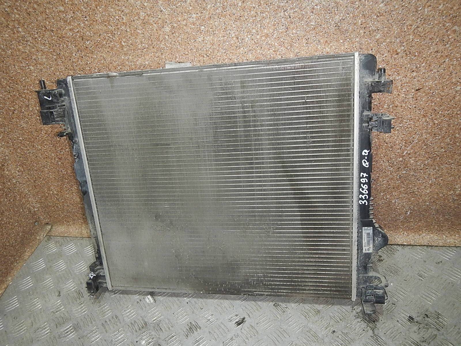 Радиатор охлаждения двигателя AP-0005562795