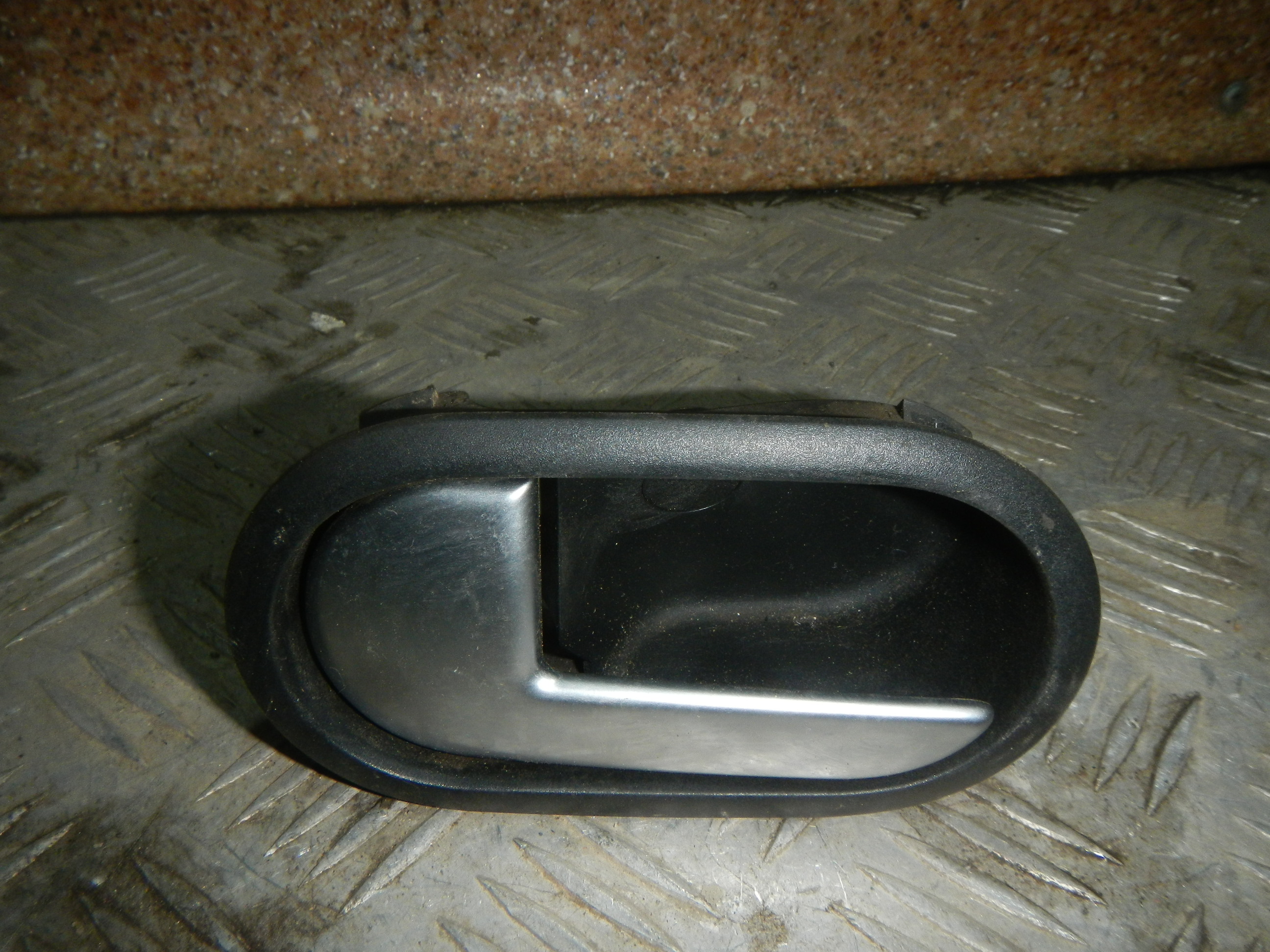 Ручка двери внутренняя левая AP-0005719880