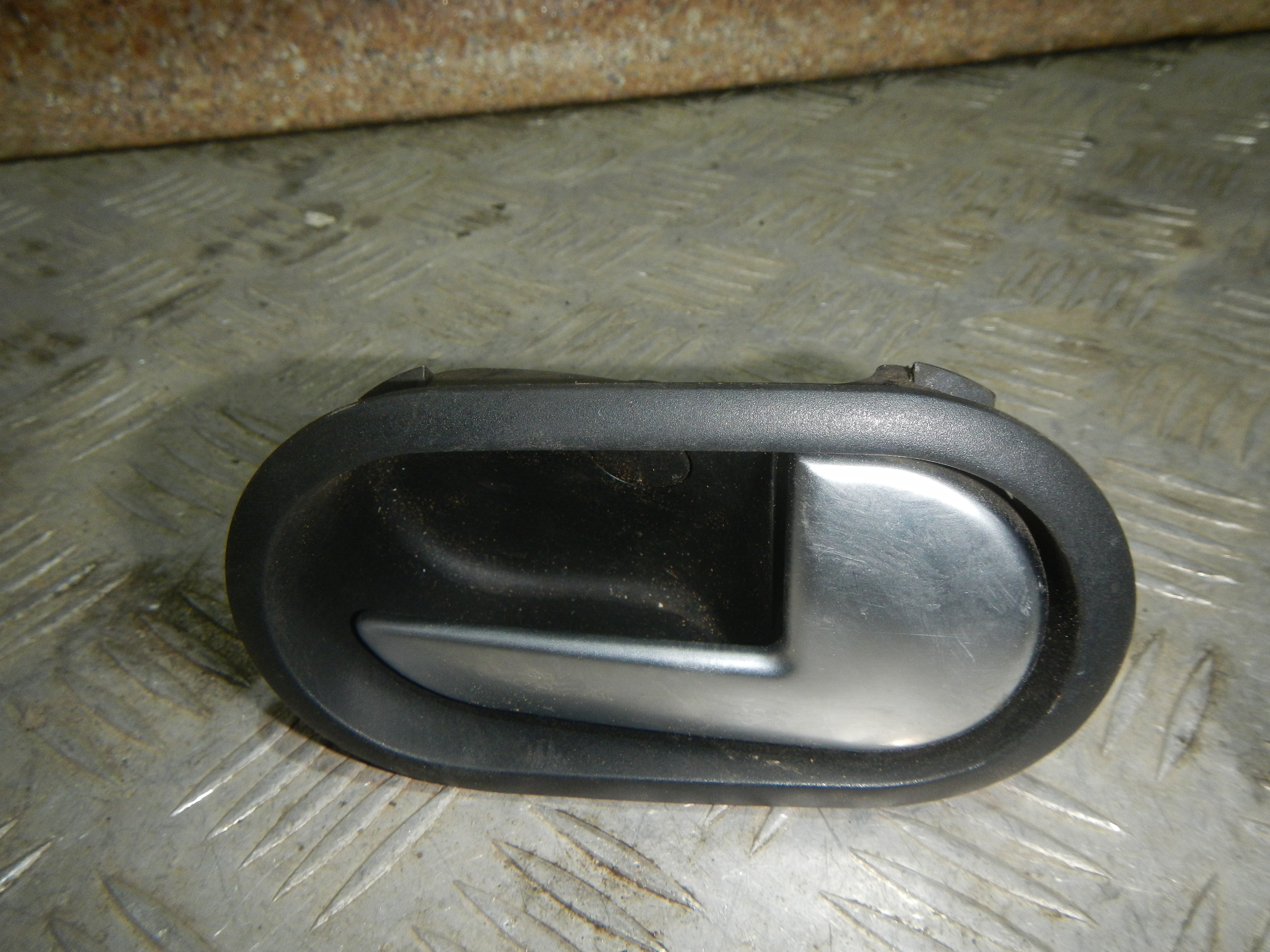 Ручка двери внутренняя правая AP-0005719881