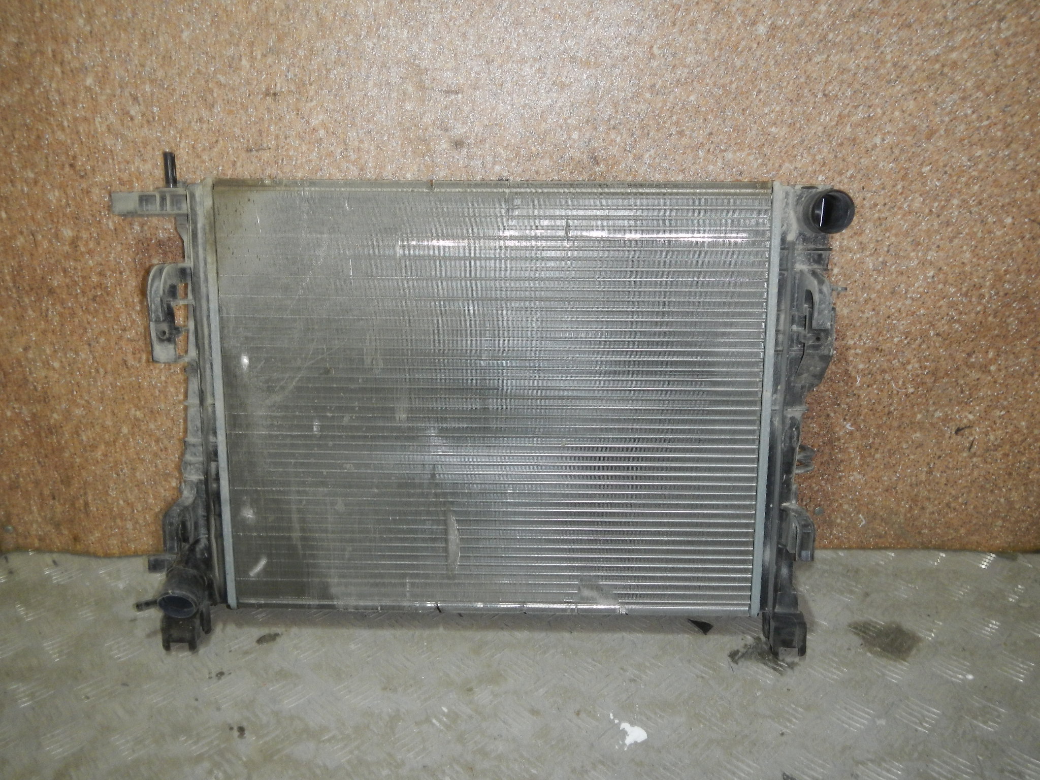 Радиатор охлаждения двигателя AP-0012909271