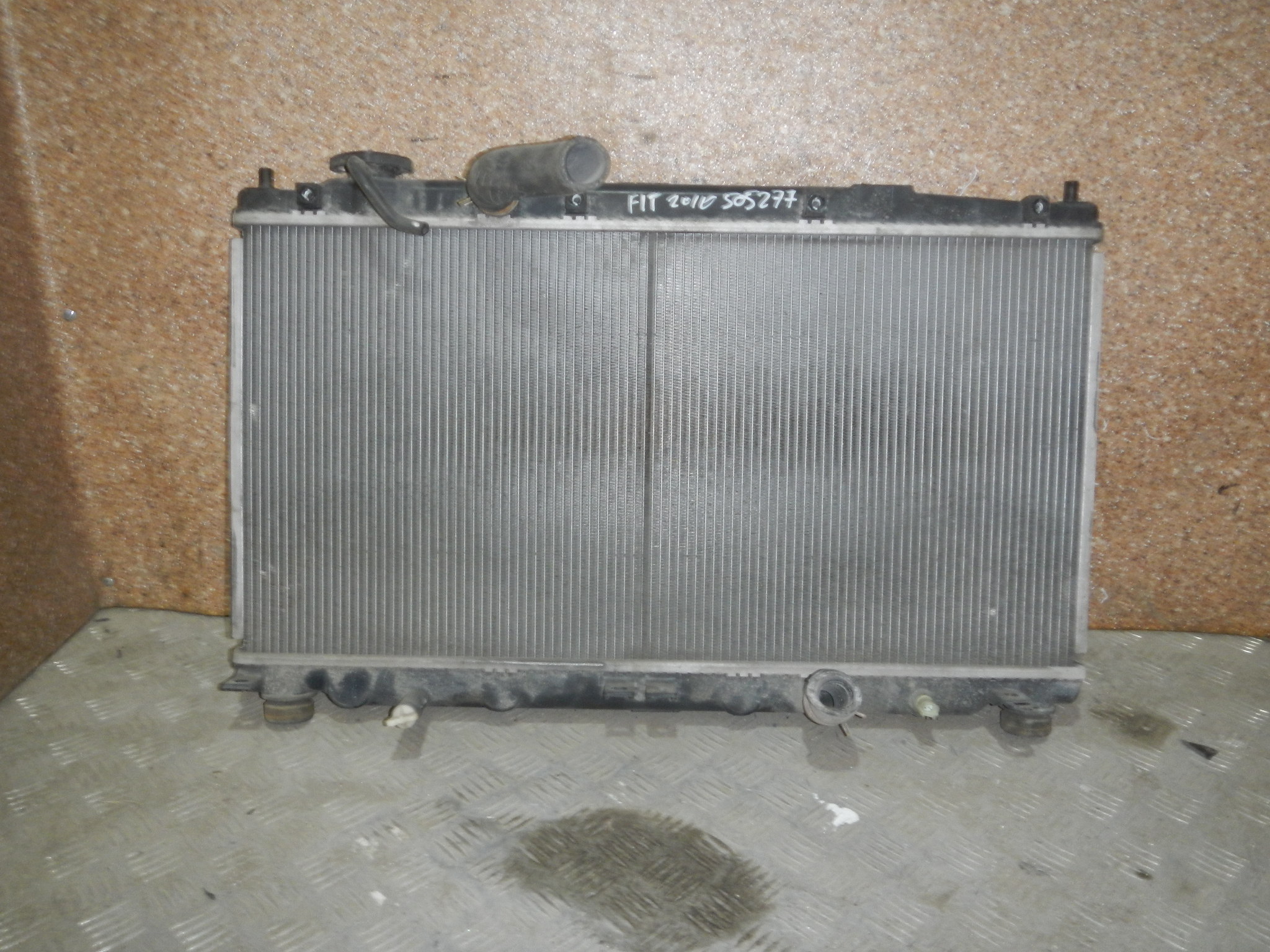 Радиатор охлаждения двигателя AP-0012946878