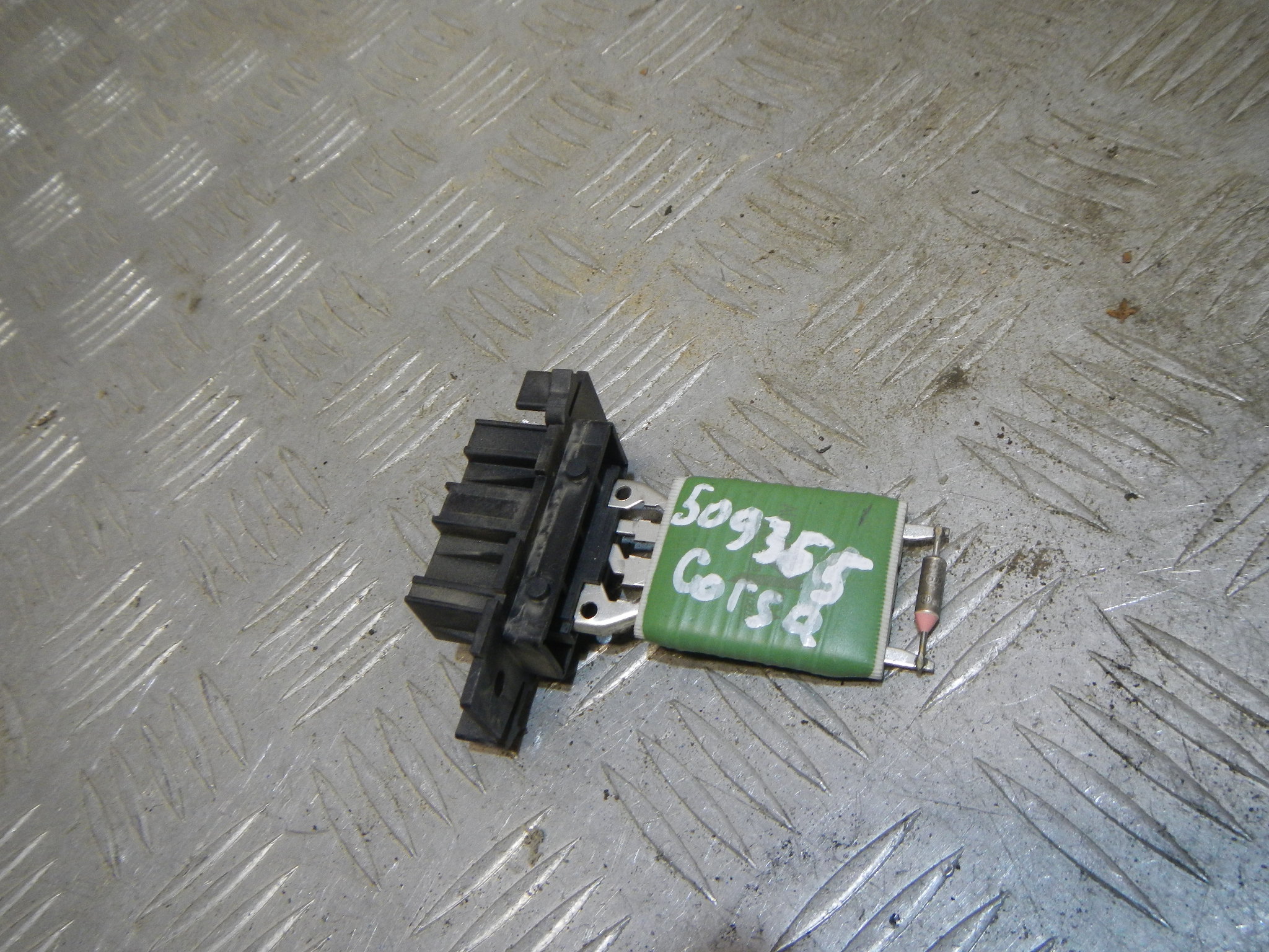 Резистор отопителя AP-0013028029
