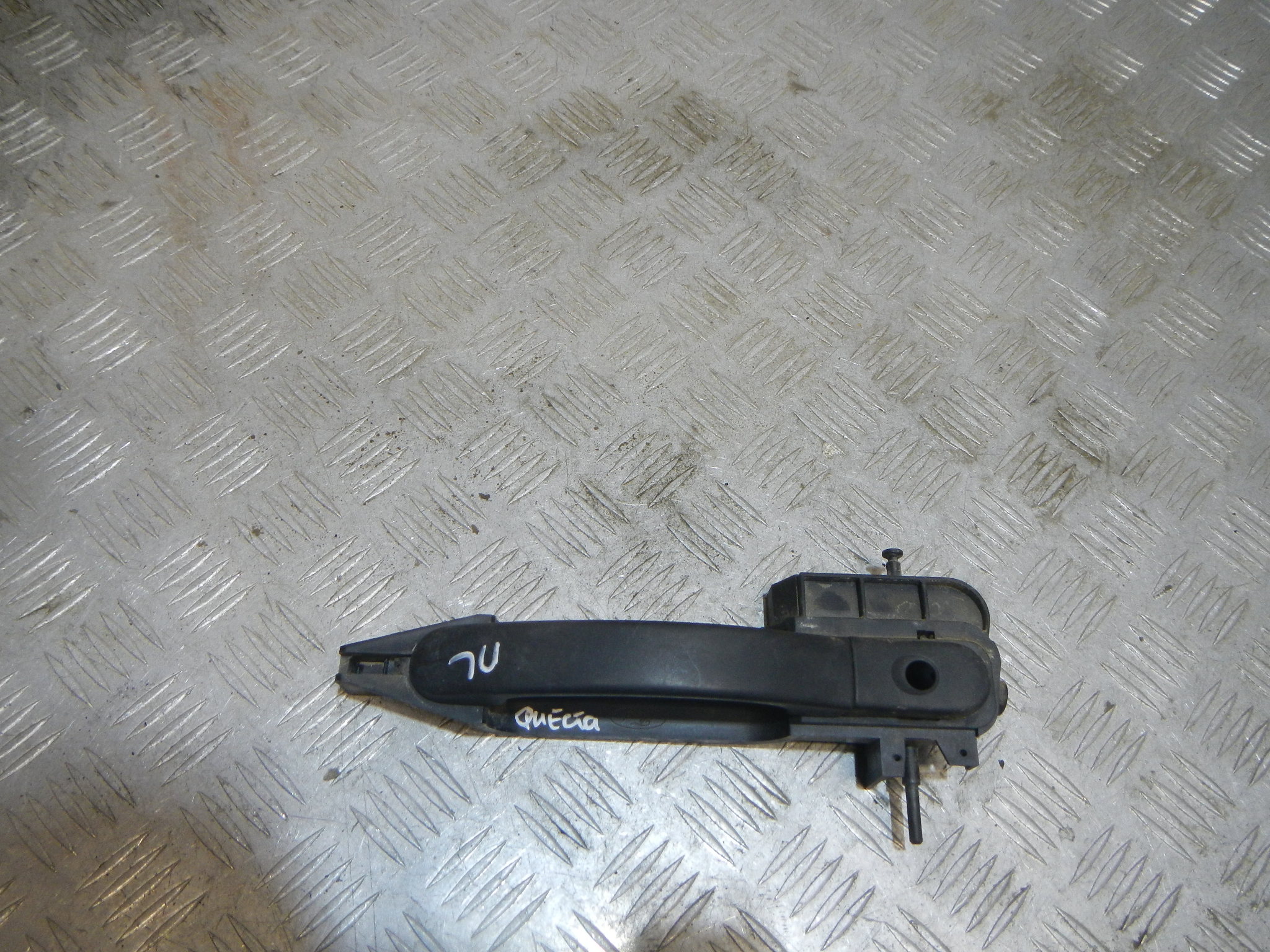 Ручка двери передней наружная левая AP-0013310392