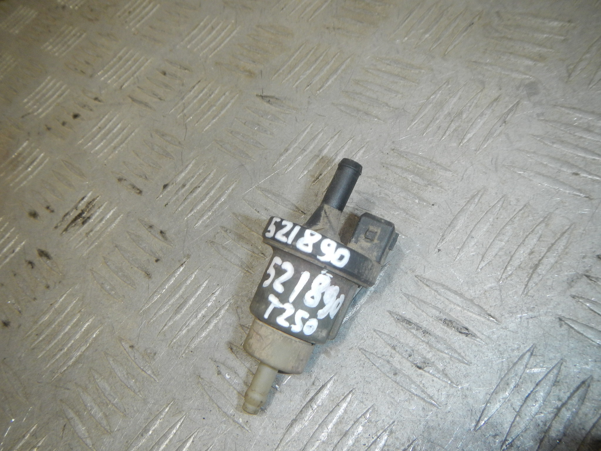 Клапан вентиляции топливного бака AP-0013428406